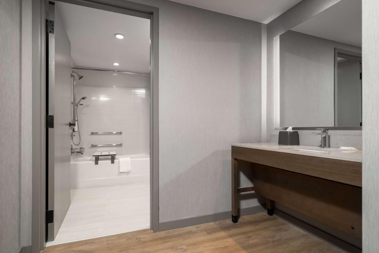 Hyatt Place Gainesville Downtown Экстерьер фото