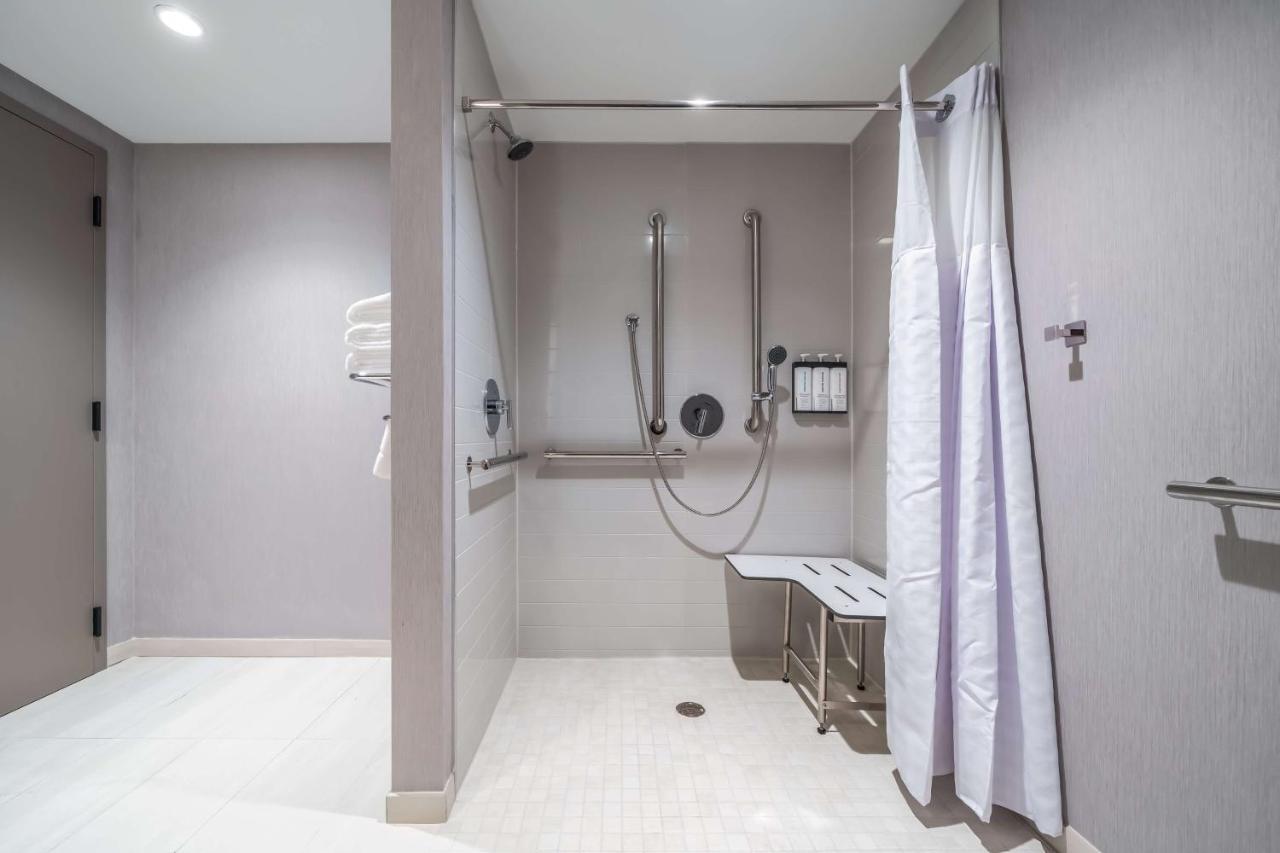 Hyatt Place Gainesville Downtown Экстерьер фото