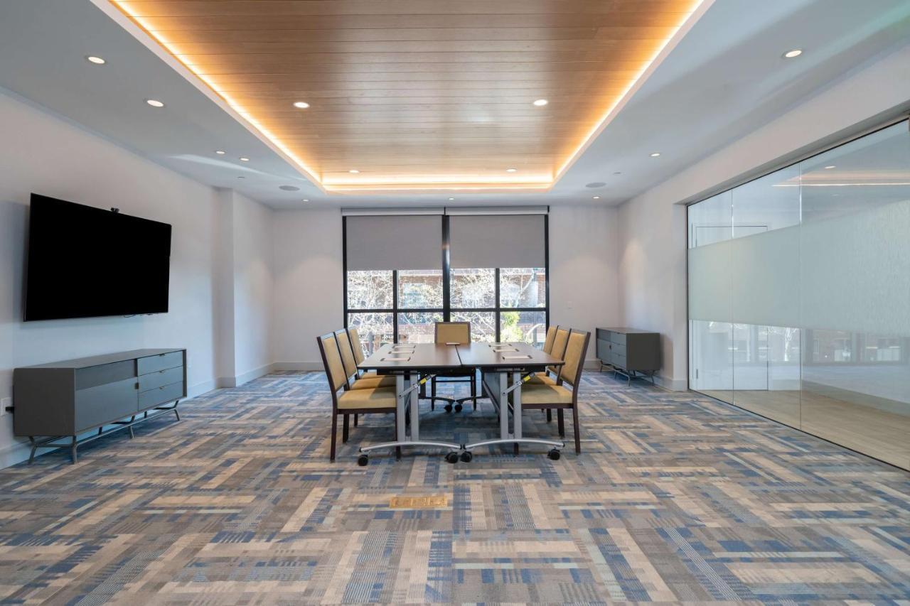 Hyatt Place Gainesville Downtown Экстерьер фото