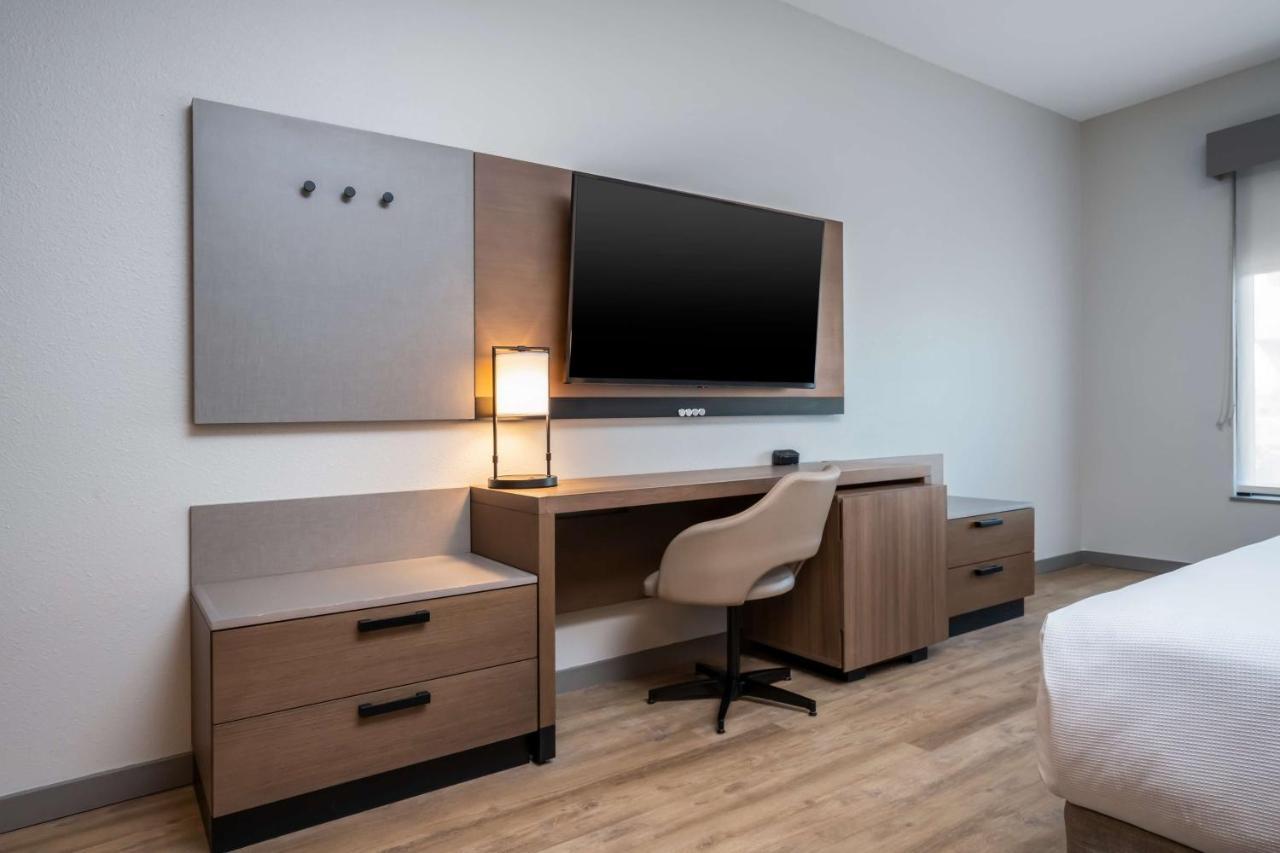Hyatt Place Gainesville Downtown Экстерьер фото
