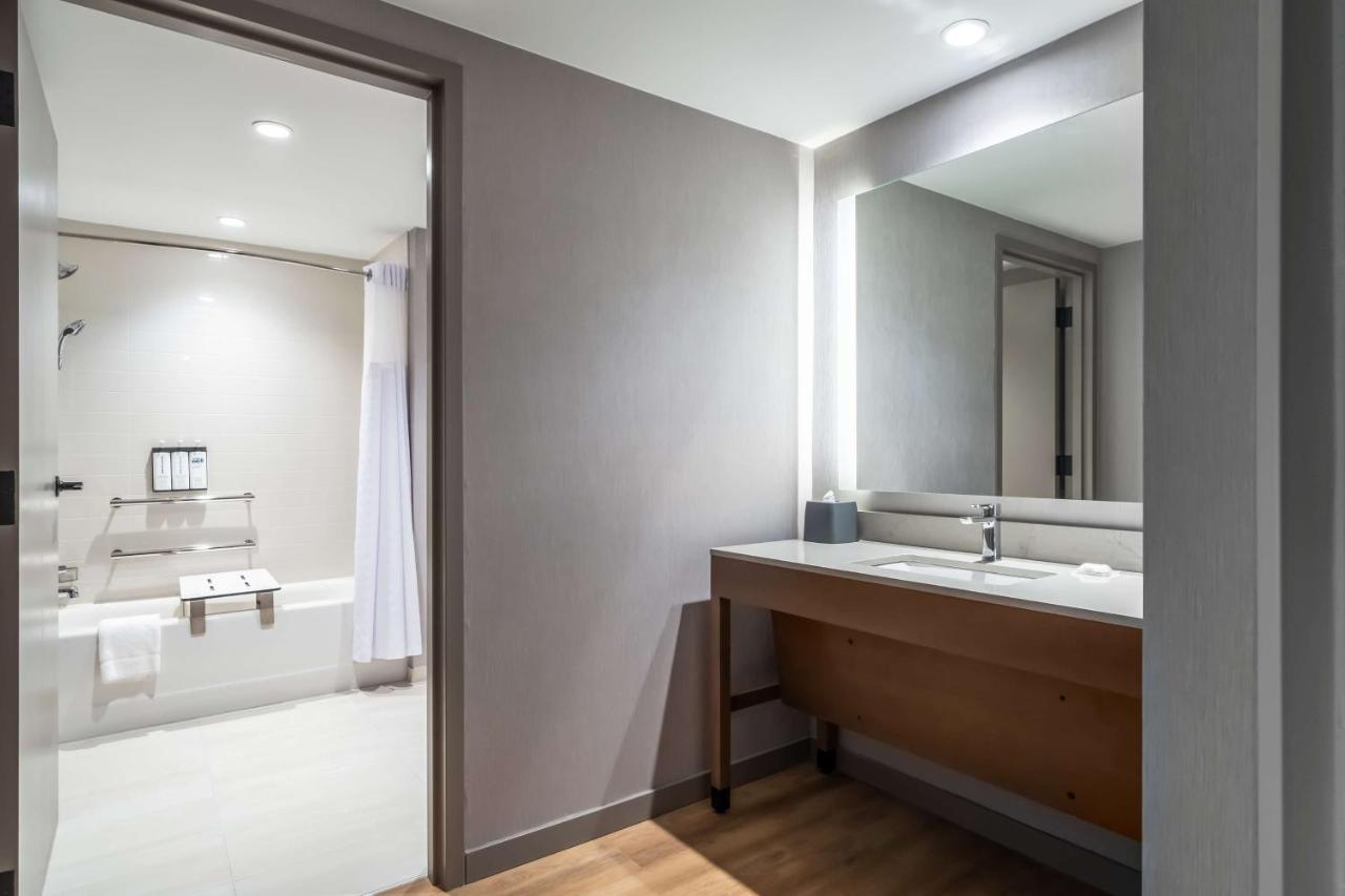 Hyatt Place Gainesville Downtown Экстерьер фото